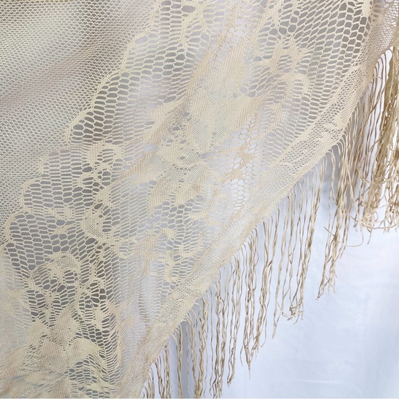 Vintage Tan Floral Lace Triangle Wrap Scarf with Long Fringe - Picture 7 of 7